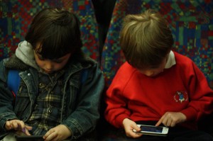 Electronic devices, such as mobile phone or tablets, may be reducing kids' ability to focus on tasks.