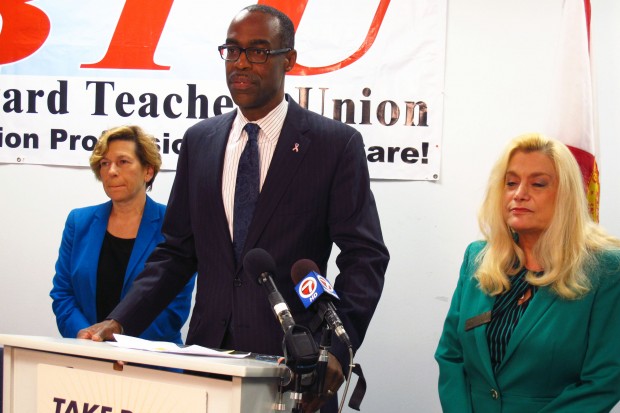 Broward schools superintendent Robert Runcie, American Federation of Teachers president Randi Weingarten, left, and Broward Teachers Union president Sharon Glickman, right, announced the creation of two task forces to recommend changes to teacher evaluations and high school schedules.