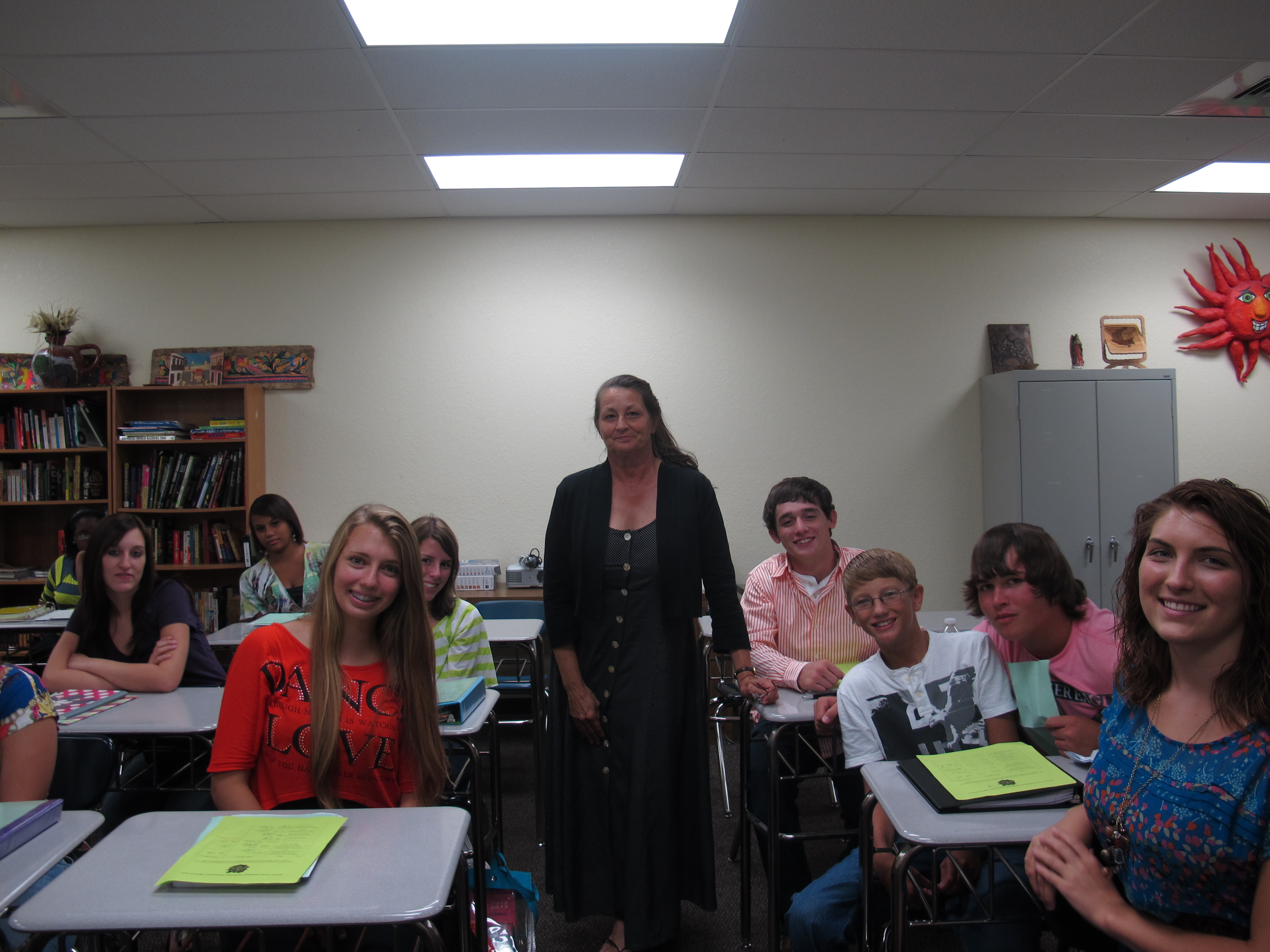 Sue Knight's spanish class | StateImpact Florida