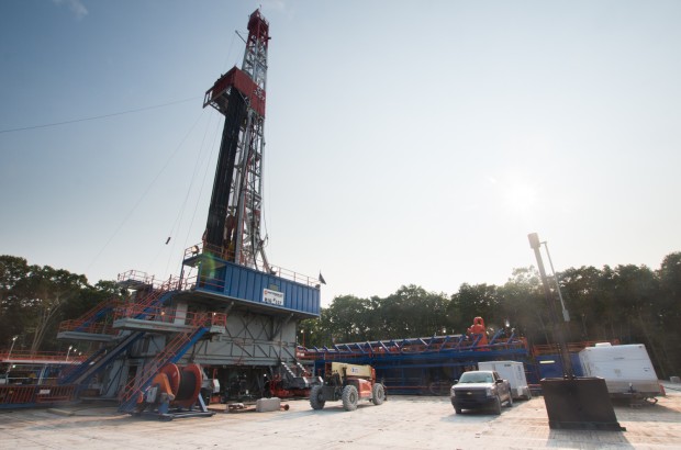 EPA science panel calls on the agency to produce more evidence for its assertion that fracking by gas rigs like this does not have a widespread effect on drinking water